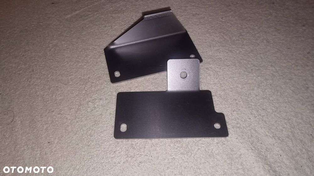 STELAŻ UCHWYT MOCOWANIE ZMIENIARKI CD BMW 8 E31 840 850 - 10