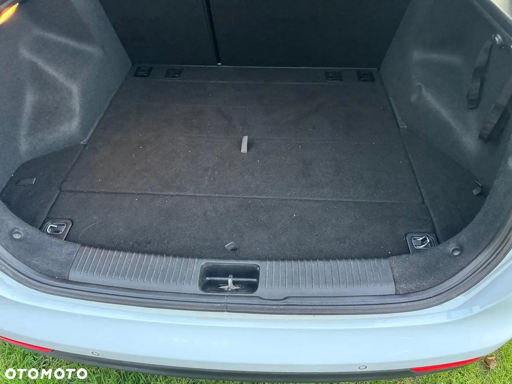 Kia Ceed - 12