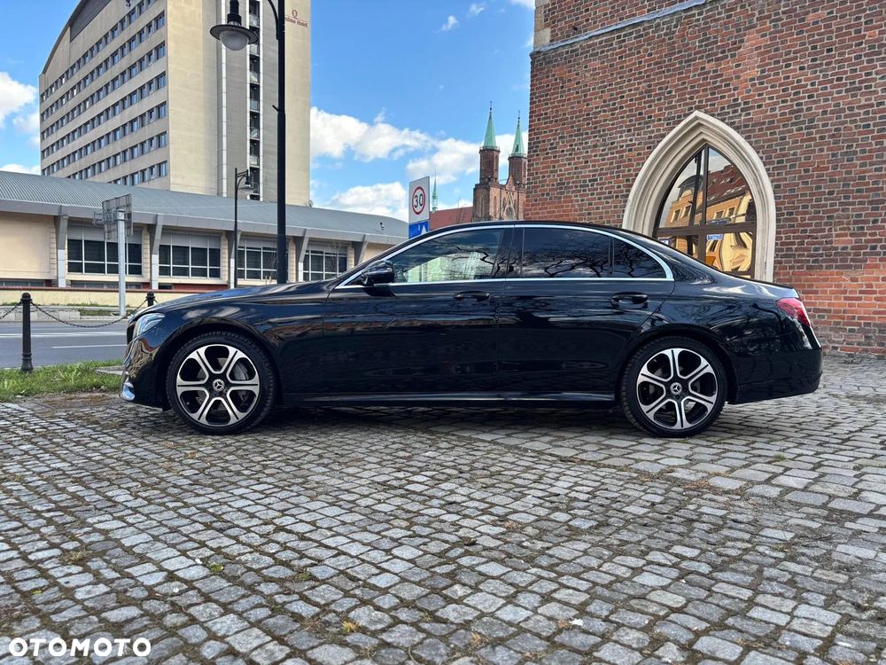 Mercedes-Benz Klasa E 220 d 4-Matic 9G-TRONIC - 31