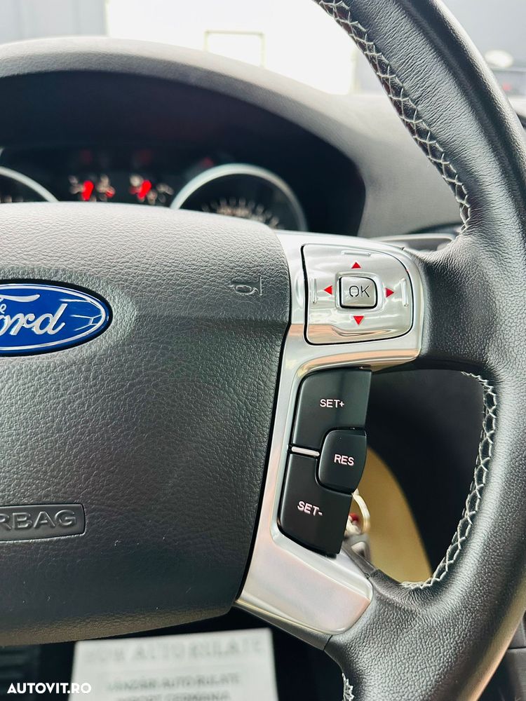 Ford Galaxy 2.0 TDCi DPF Ghia - 35