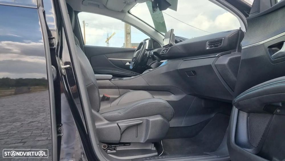 Peugeot 3008 1.6 Hybrid Allure e-EAT8 - 22