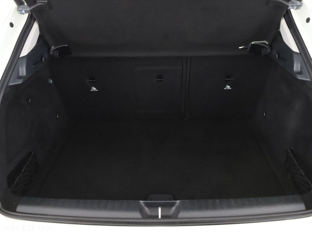 Mercedes-Benz GLA 250 4-Matic Urban - 21
