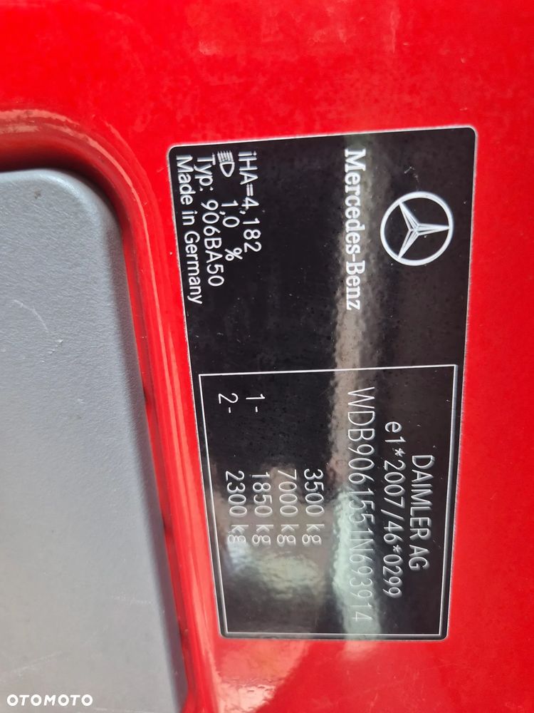 Mercedes-Benz Sprinter - 25