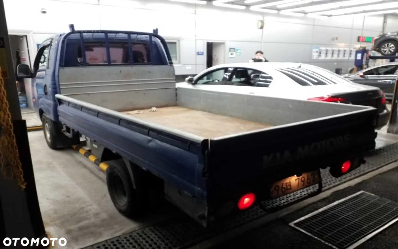 Kia K2500 Bongo 3 - 8