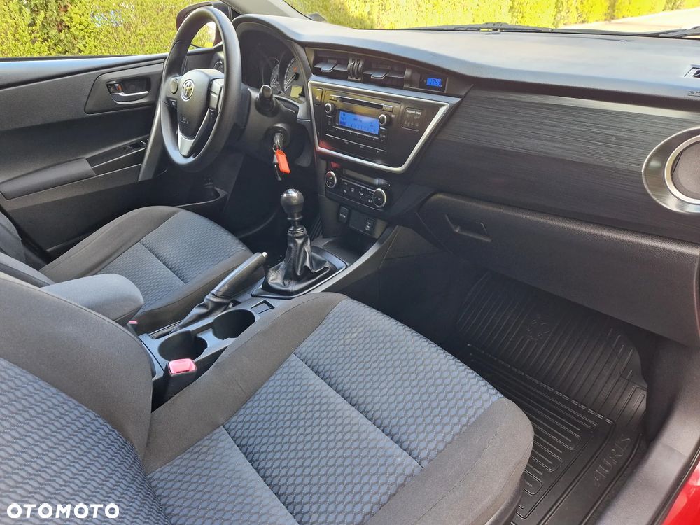 Toyota Auris - 25