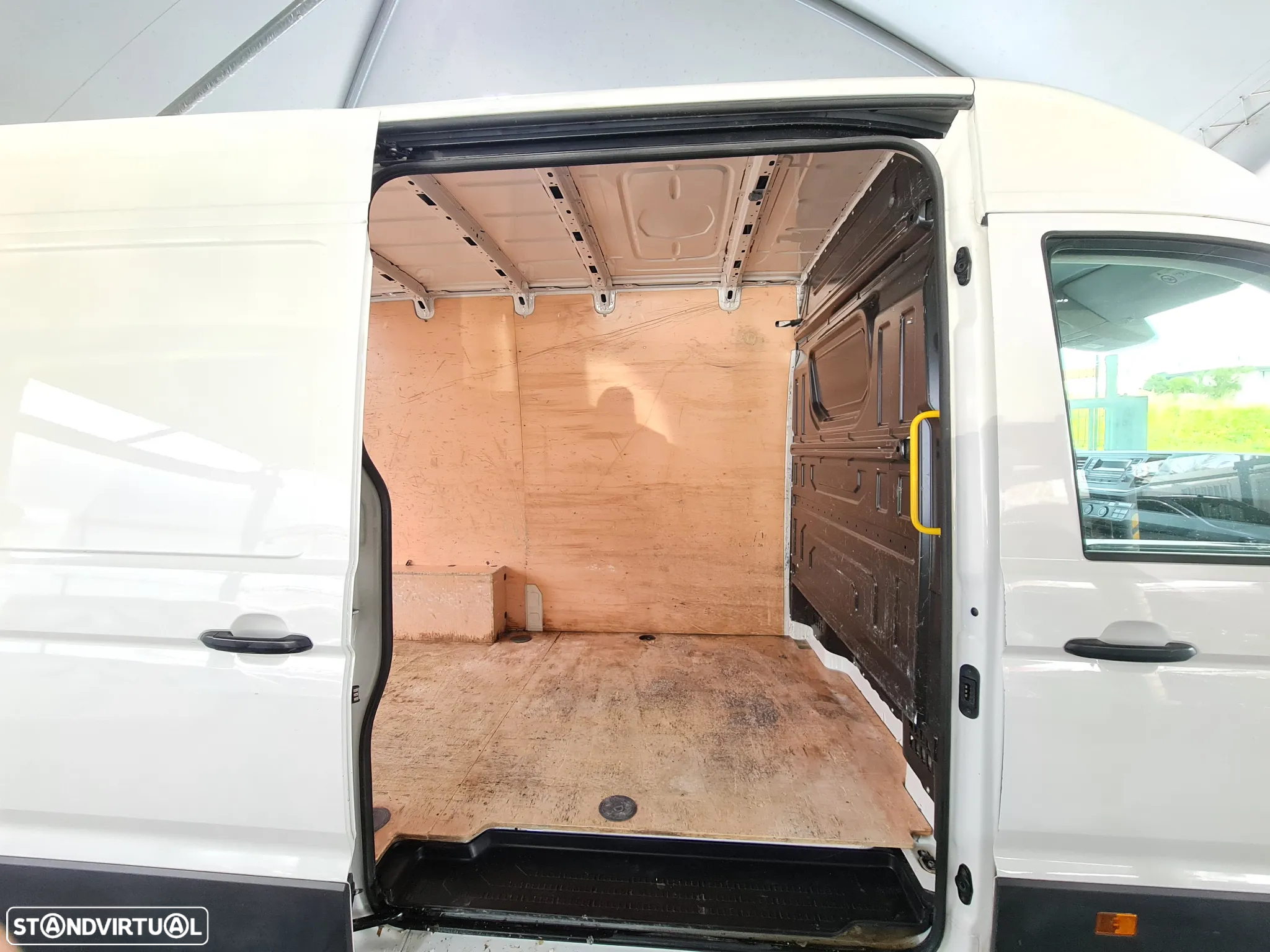 VW Crafter 2.0 TDI L3H2  c/Iva DEDUTÍVEL - 14