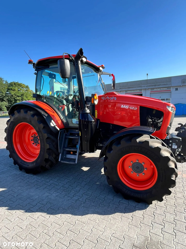 Kubota M6122