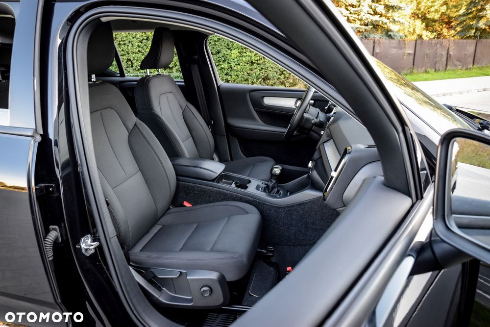 Volvo XC 40 T2 Momentum - 9