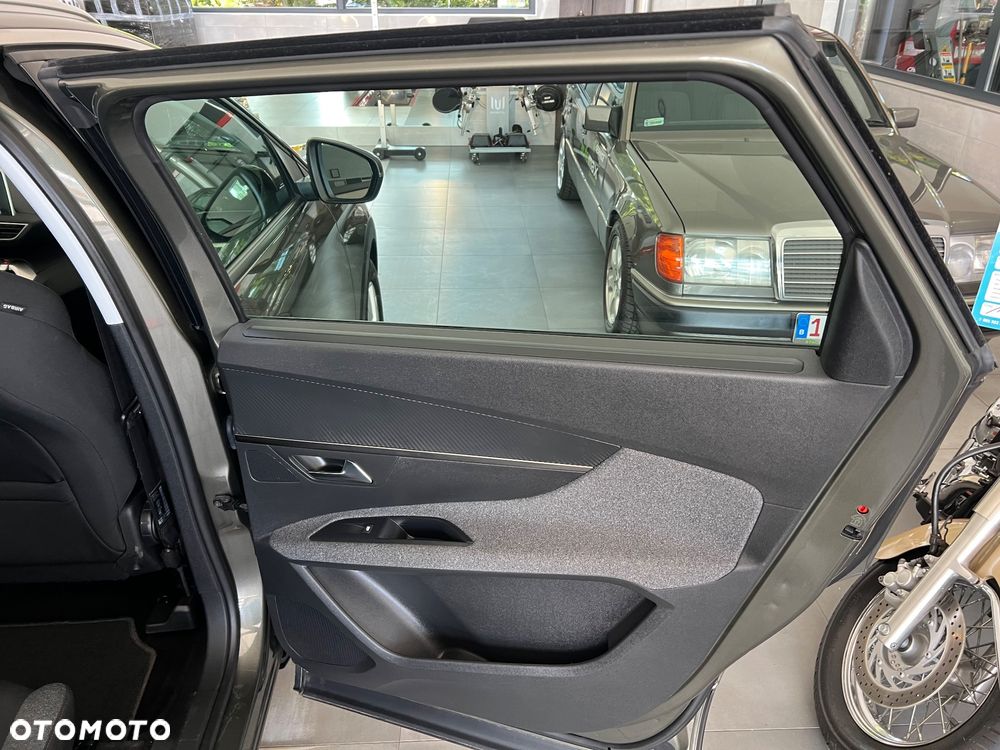 Peugeot 5008 PureTech 130 Stop & Start Allure Business-Paket - 25