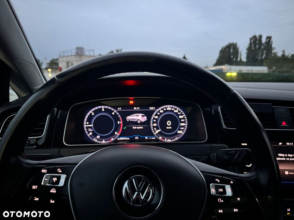 Volkswagen Golf - 25