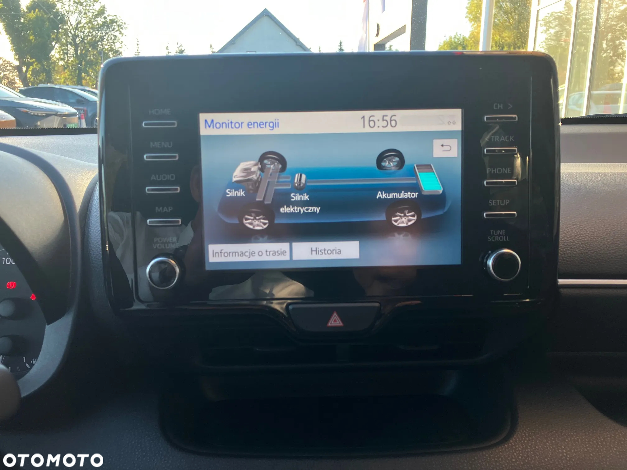 Toyota Yaris Hybrid 1.5 Comfort - 23