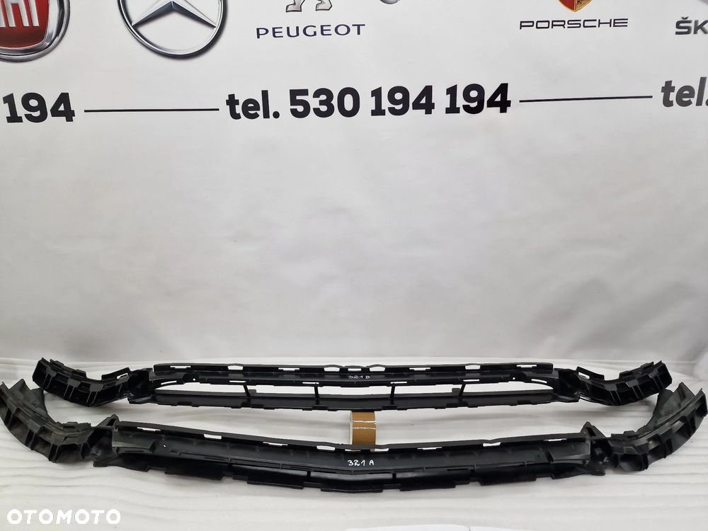 MERCEDES E-KLASSA W213 16- DOLNA KRATKA ŚRODKOWA / WSPORNIK ZDERZAKA PRZEDNIEGO PRZÓD , NR A2138851265 , NR AUKCJI KR321 - 1