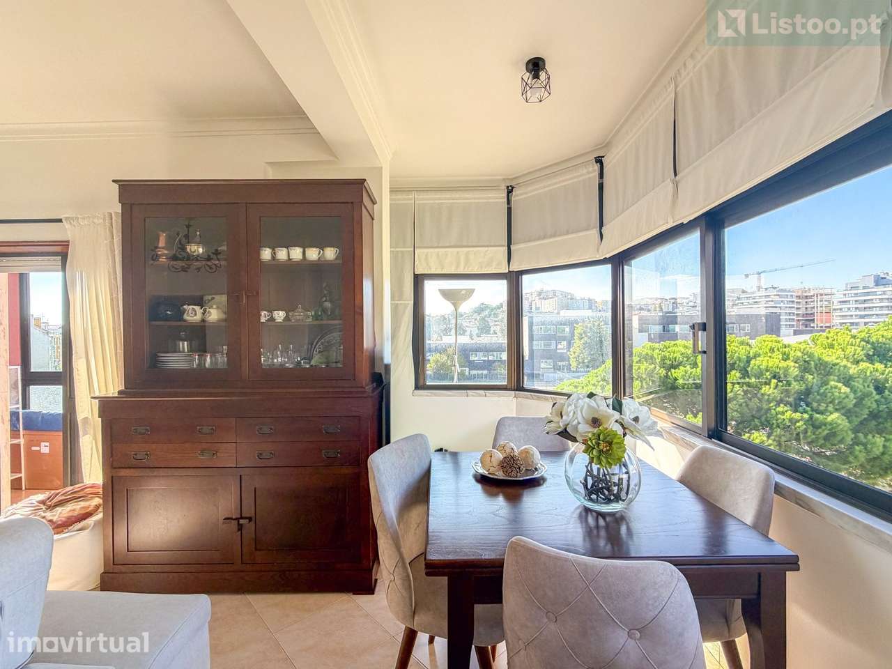 Apartamento T2 na Venteira C/ Varanda, Vista Desafogada e Arrecadação - Grande imagem: 2/26