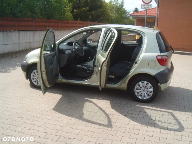 Toyota Yaris - 29
