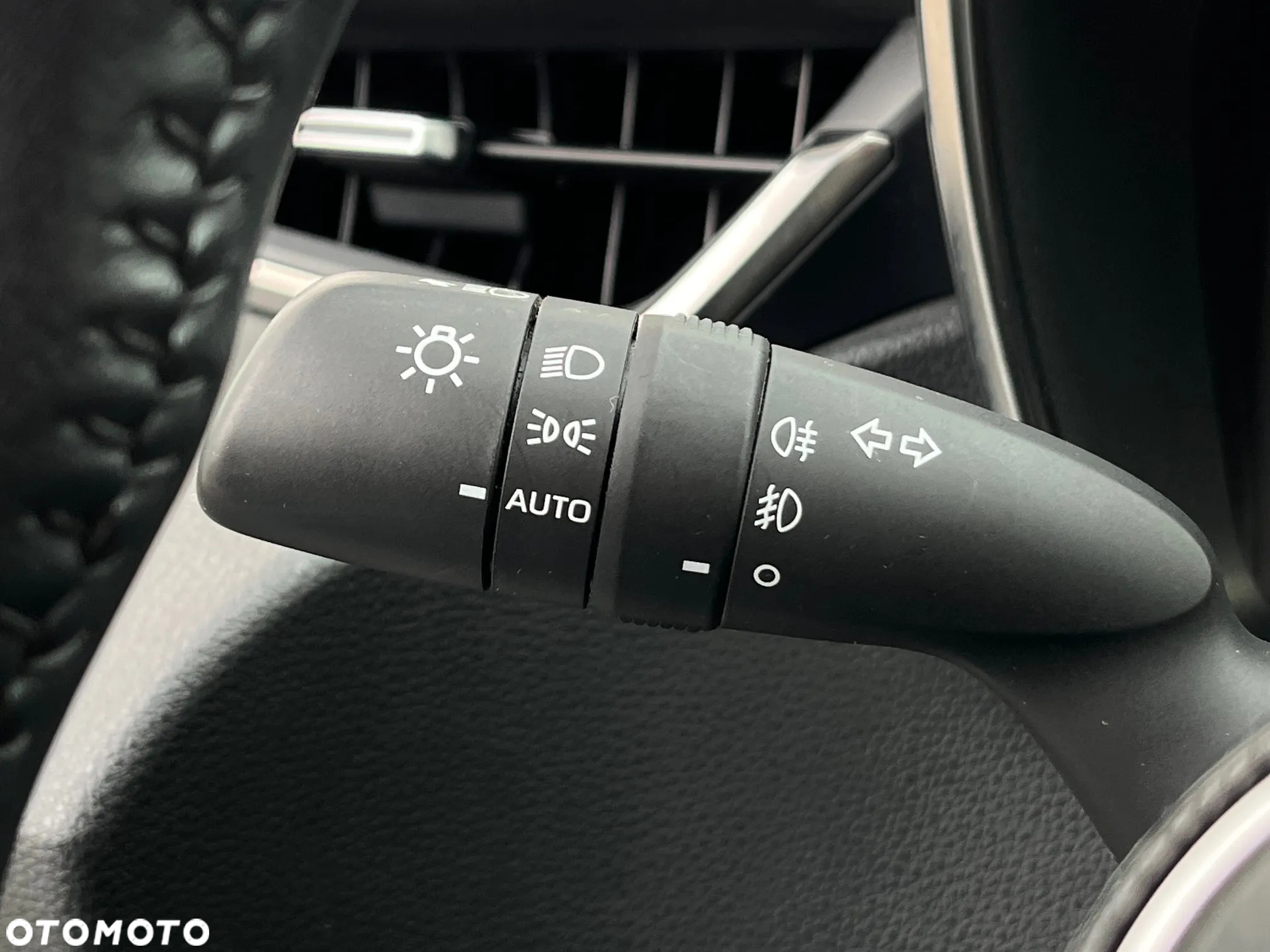 Toyota Corolla 1.8 Hybrid Comfort - 25