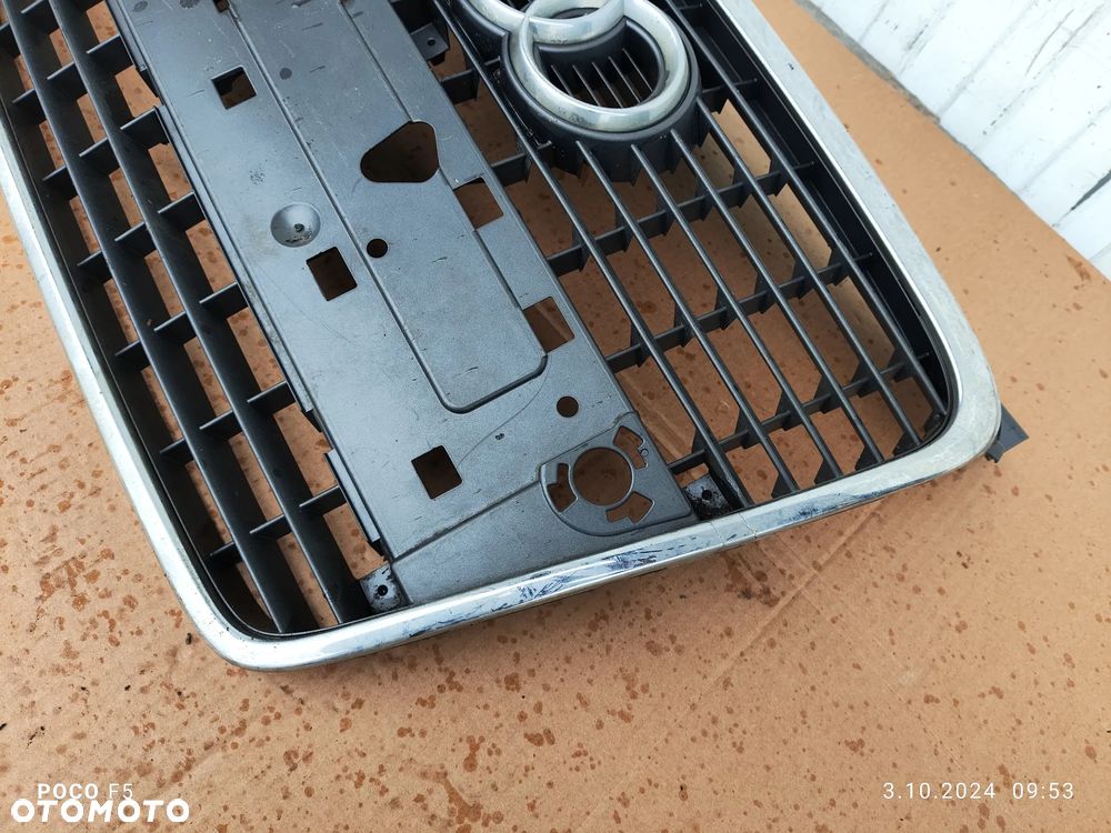 AUDI A4 B7 8F0 GRILL ATRAPA - 4