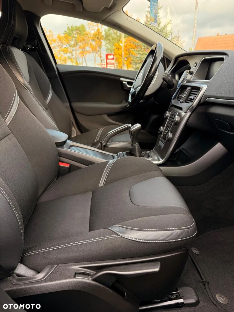 Volvo V40 D2 - 8