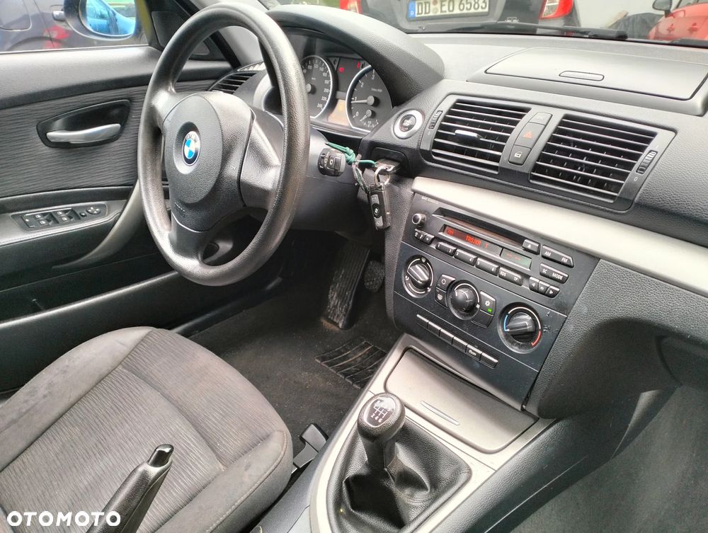 BMW Seria 1 - 32