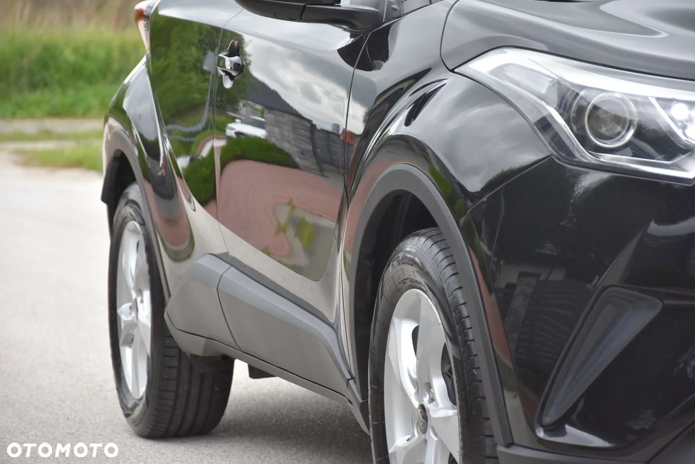 Toyota C-HR 1.2 Turbo Team Deutschland - 19