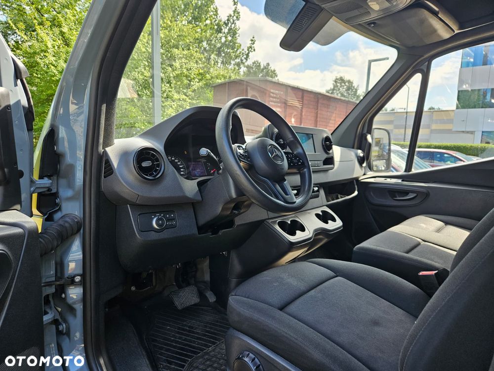 Mercedes-Benz Sprinter - 8
