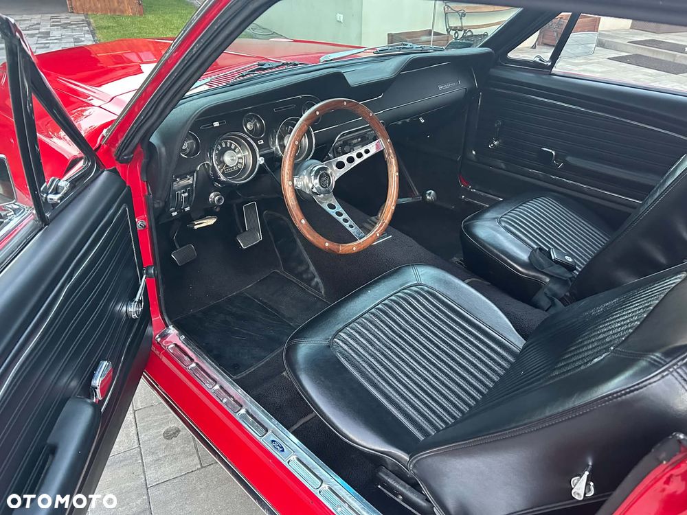 Ford Mustang - 13