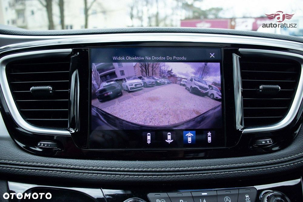 Chrysler Pacifica - 30