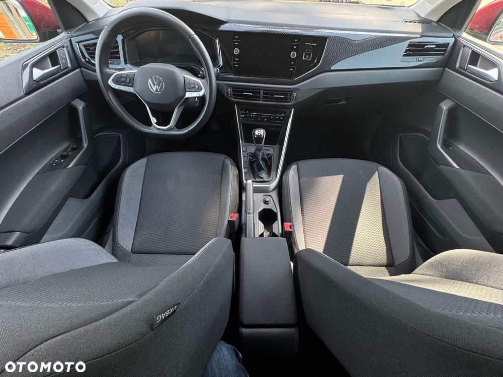 Volkswagen Polo 1.0 MPI Life - 26