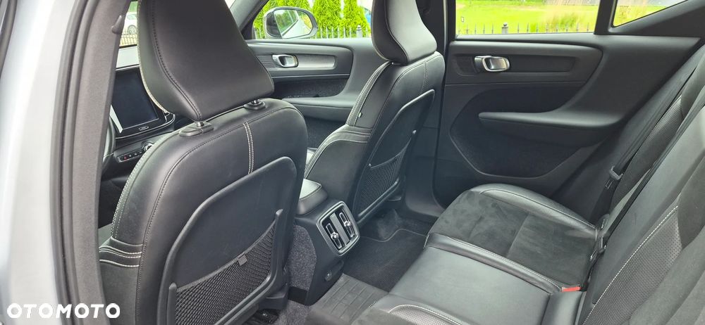 Volvo XC 40 T3 R-Design - 17