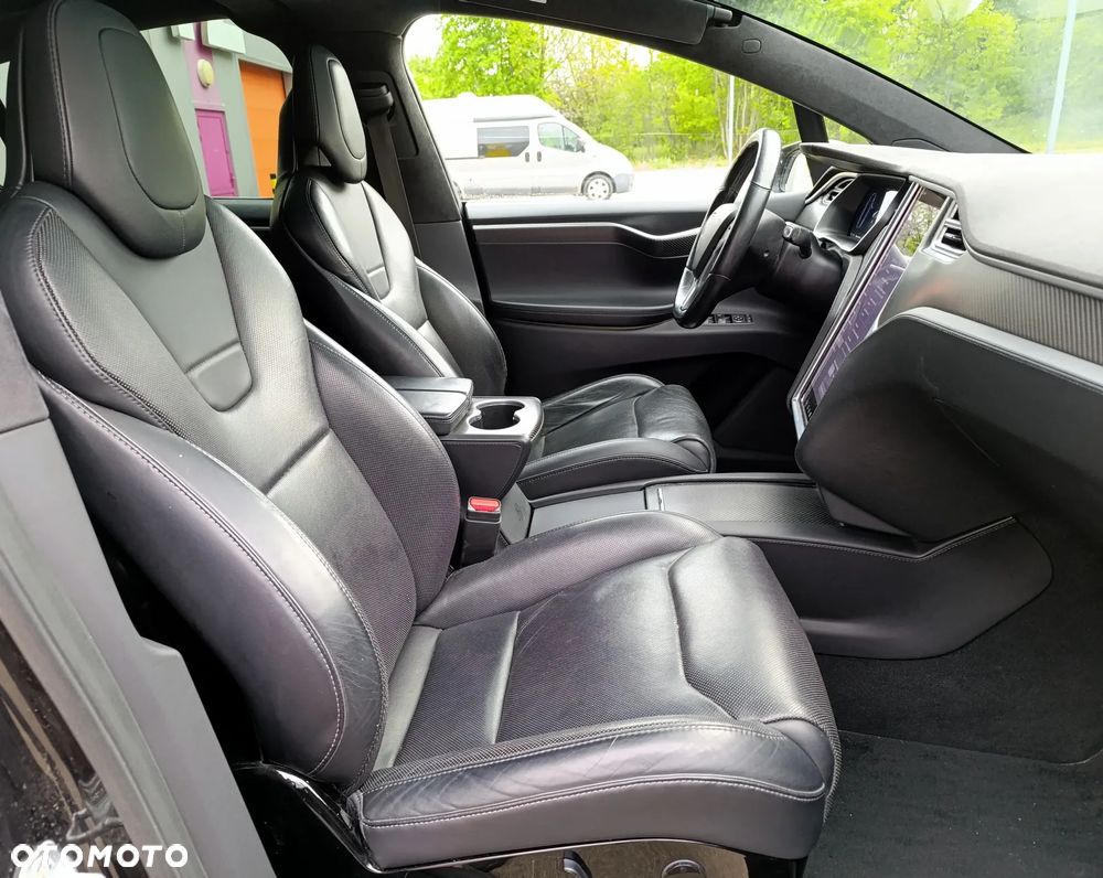 Tesla Model X Performance - 16