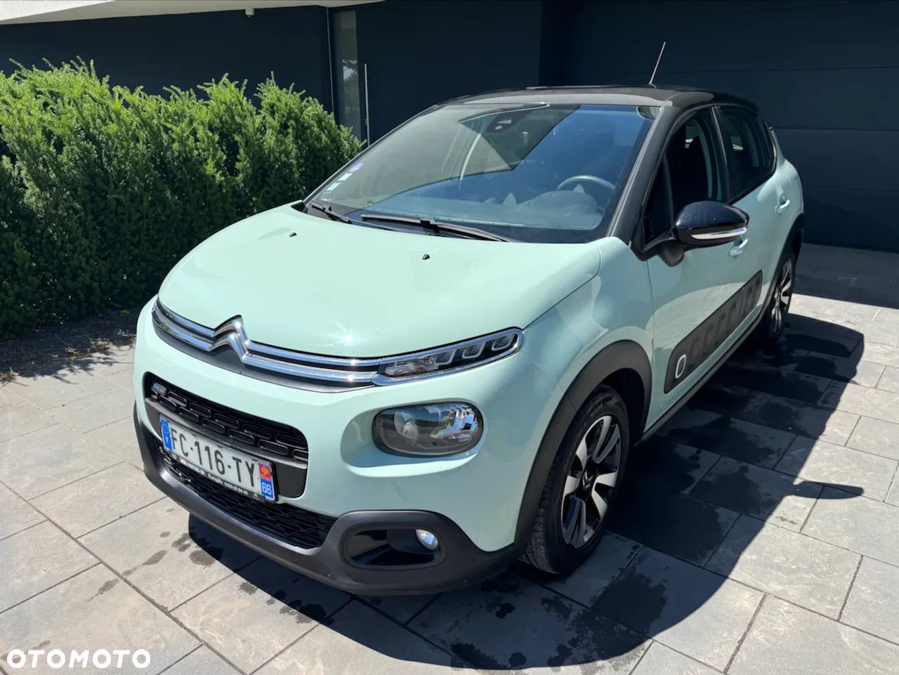 Citroën C3 1.2 PureTech Shine EAT6 - 1