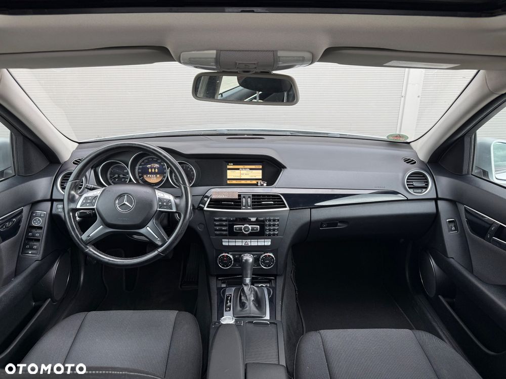 Mercedes-Benz Klasa C 180 CGI Automatik BlueEFFICIENCY Elegance - 25