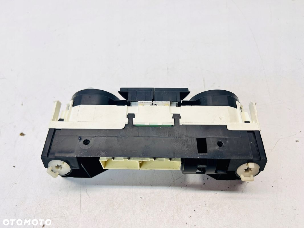 PANEL KLIMATRONIK AUDI A1 8X 8X0820045A - 3