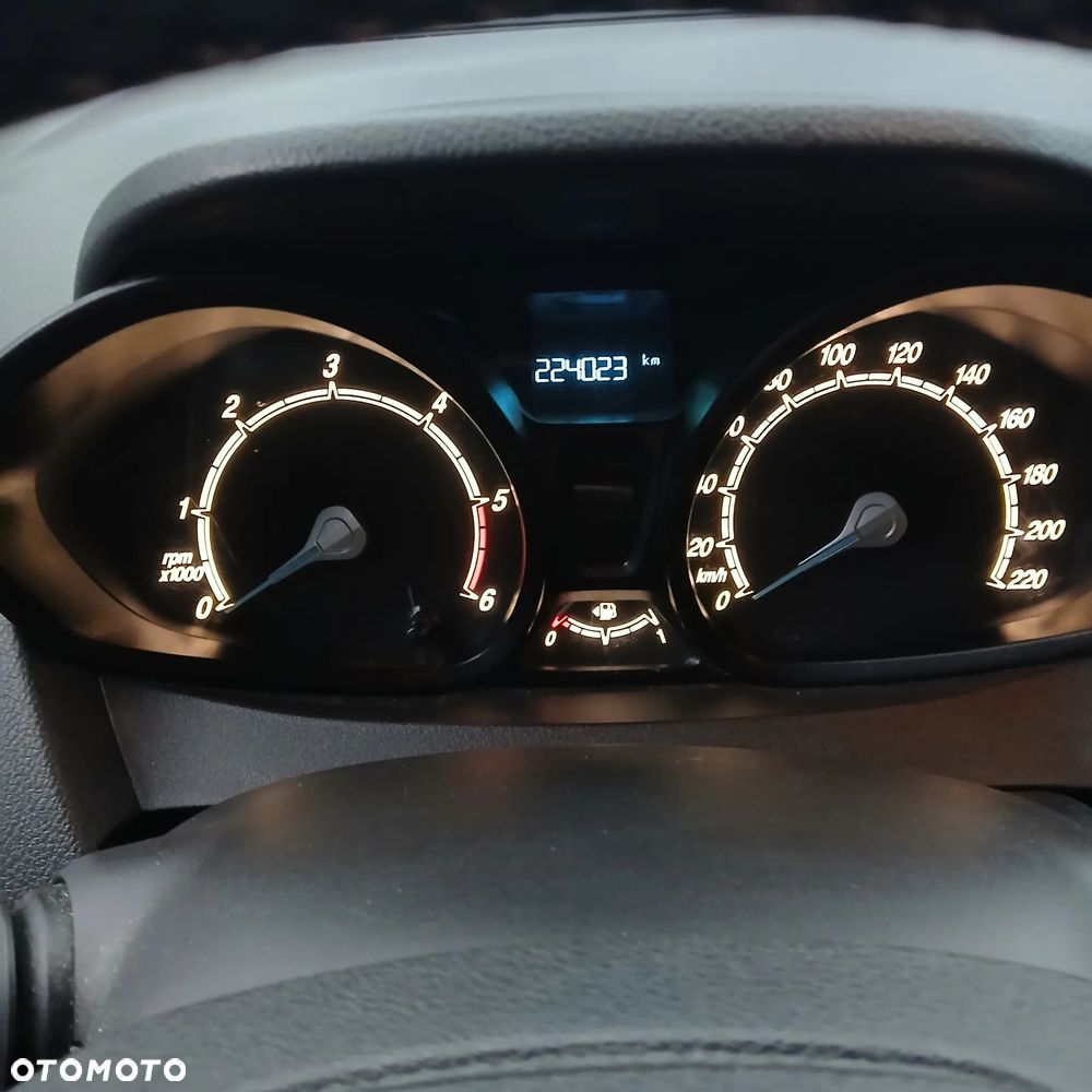 Ford Tourneo Courier 1.6 TDCi Titanium - 8