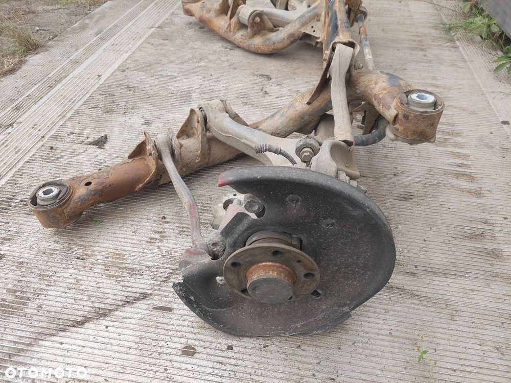 KOMPLETNE ZAWIESZENIE BELKA SANKI TYŁ WAHACZE AUDI A4 B8 SEDAN - 2