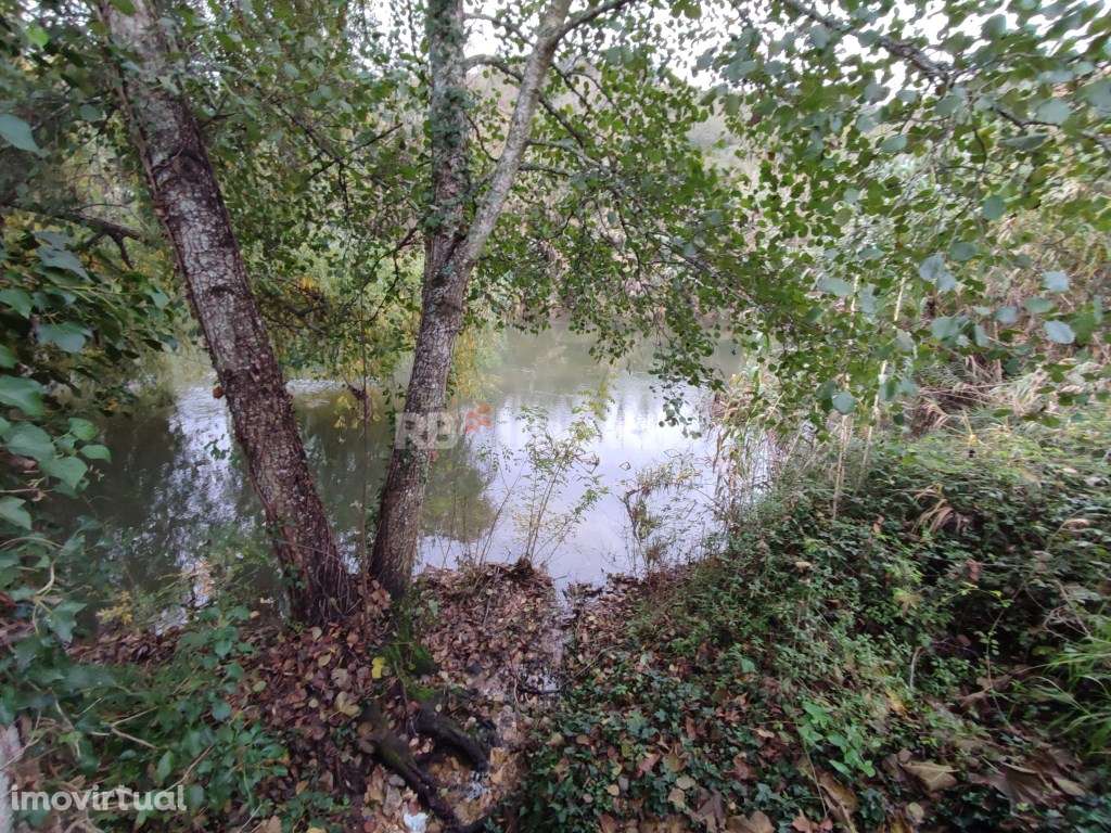 Terreno à beira rio com 946m² - Sobreirinho, Tomar - Grande imagem: 3/34