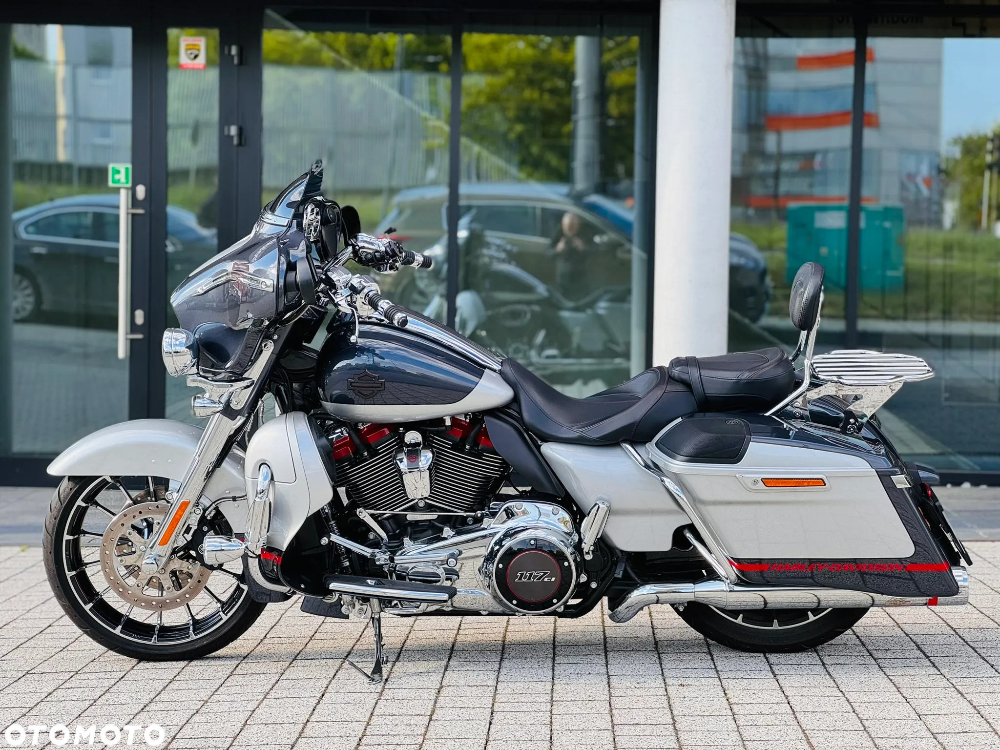 Harley-Davidson Touring Street Glide - 18