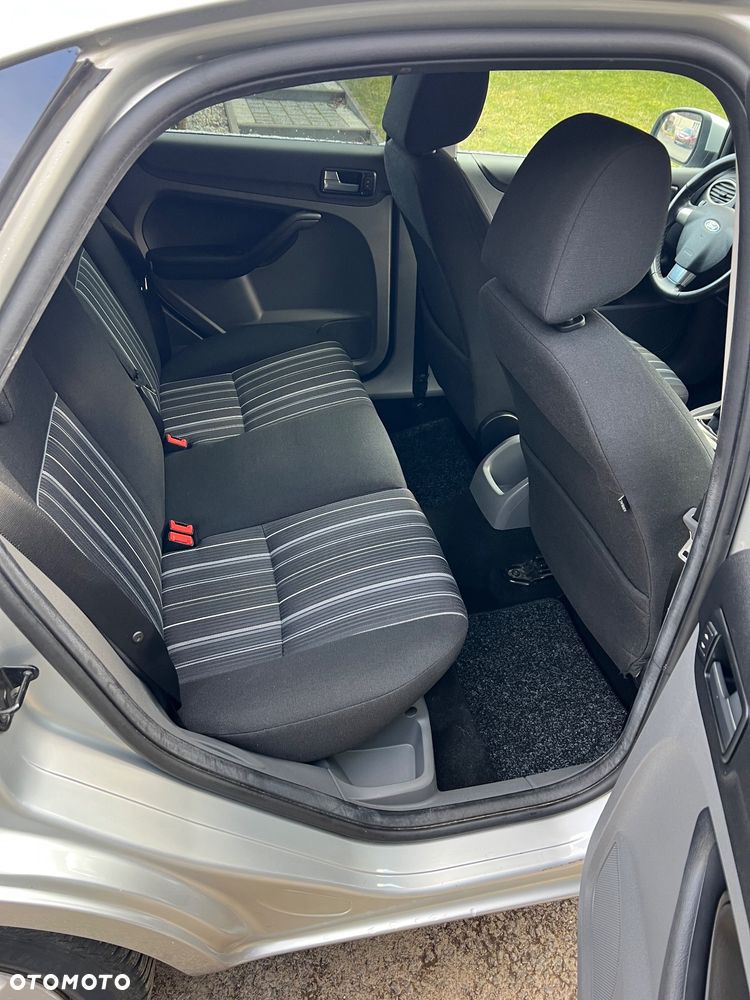 Ford Focus 1.6 16V Silver Magic - 12
