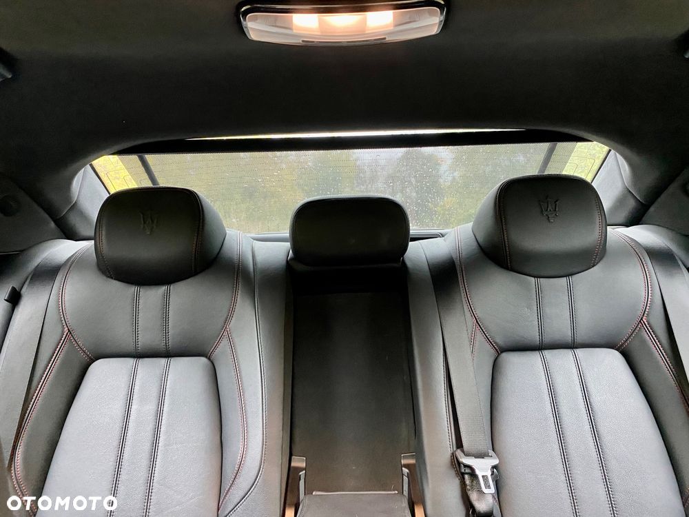 Maserati Ghibli S GranSport - 9