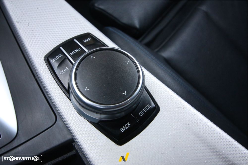 BMW 330 i Pack M - 21