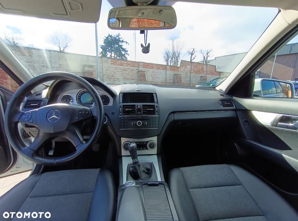 Mercedes-Benz Klasa C 180 K BlueEff Elegance - 8