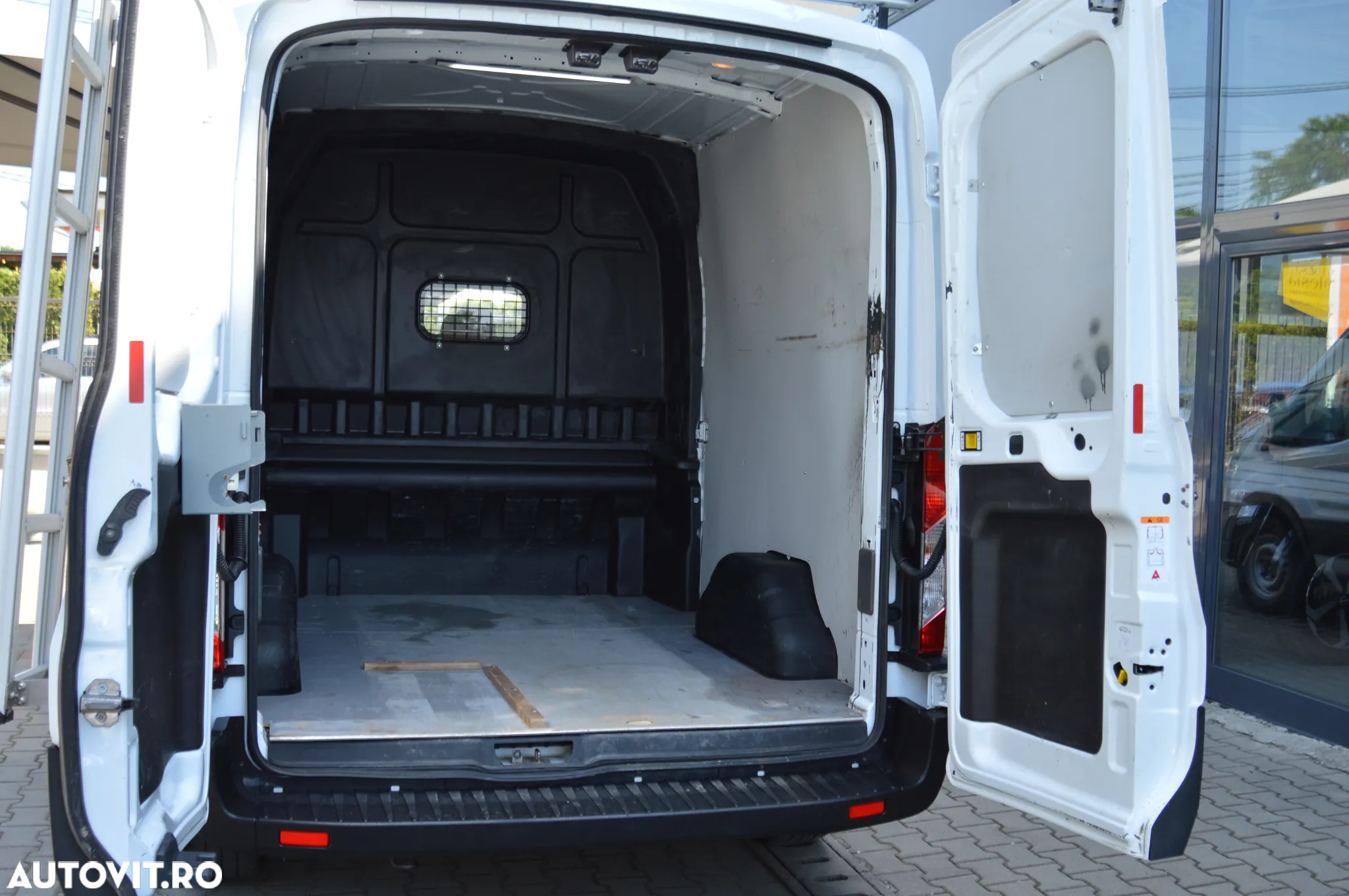 Ford Transit 310 L3H3 VA Trend - 26