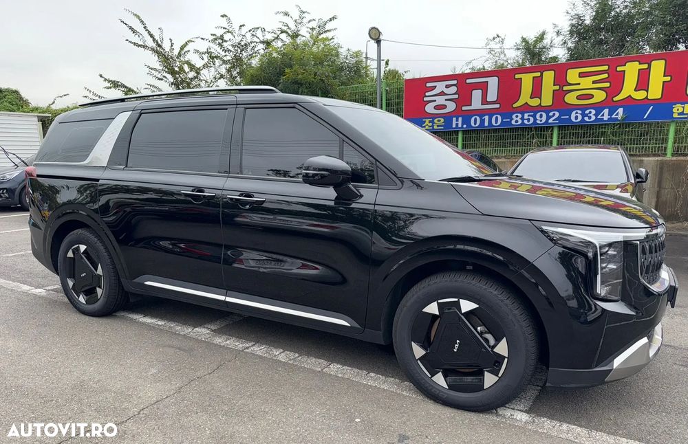 Kia Carnival - 19
