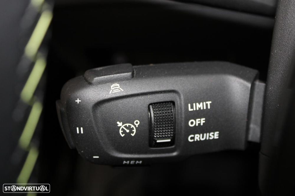 Peugeot e-2008 50 kWh GT - 18