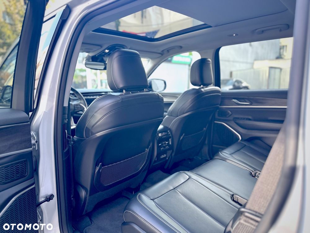 Jeep Grand Cherokee - 15