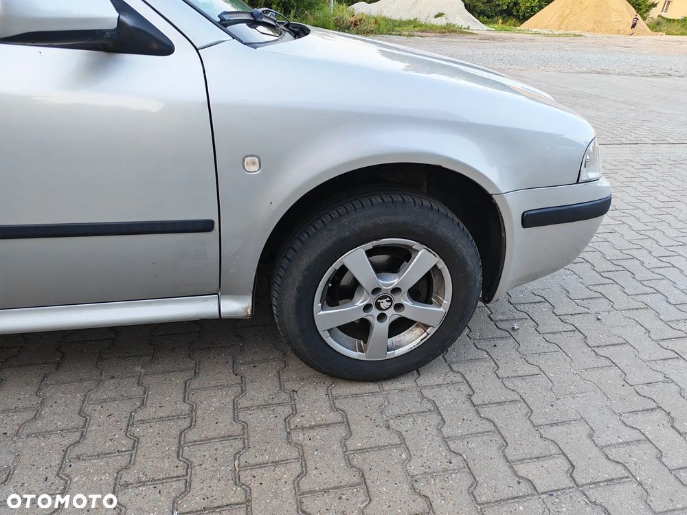 Skoda Octavia 1.6 Ambiente - 5