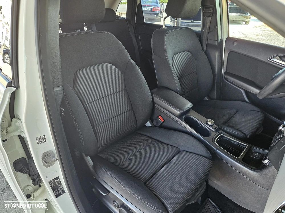 Mercedes-Benz B 220 d 4Matic 7G-DCT Urban - 10