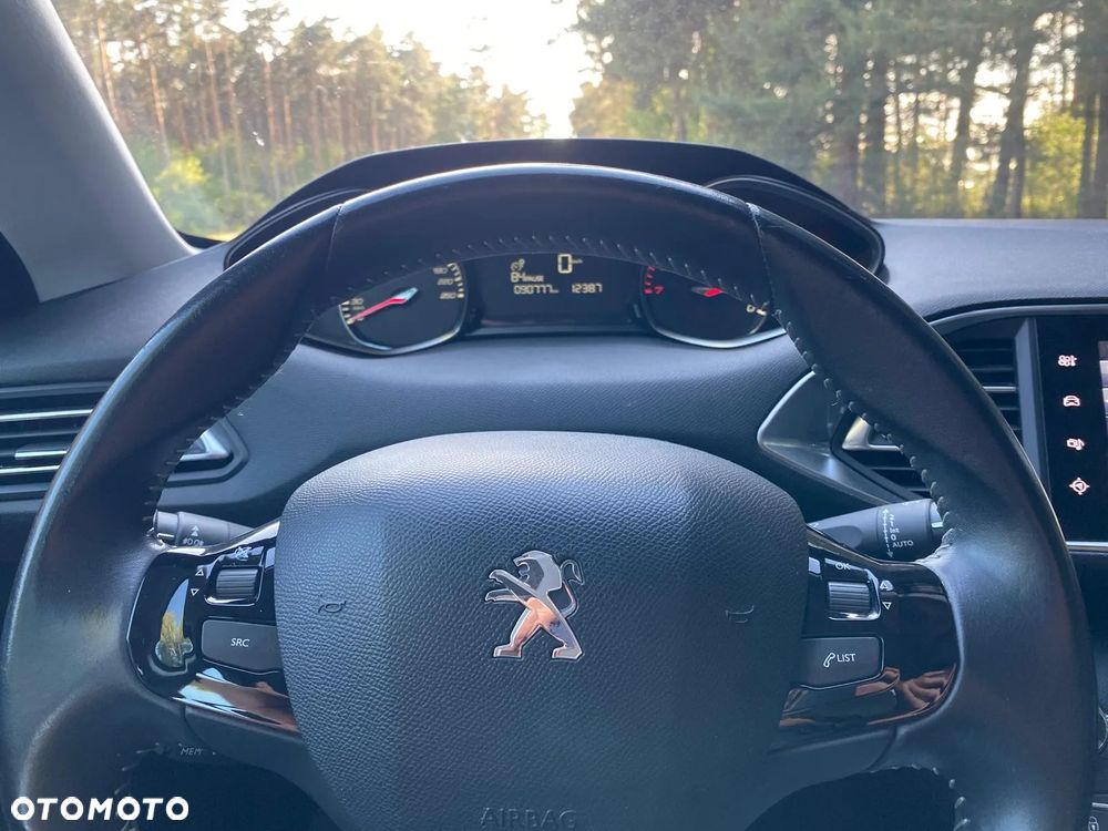 Peugeot 308 1.2 PureTech Allure S&S - 14