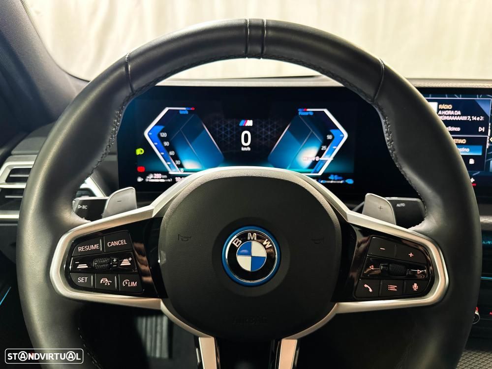 BMW 330 e Pack Desportivo M Auto - 33