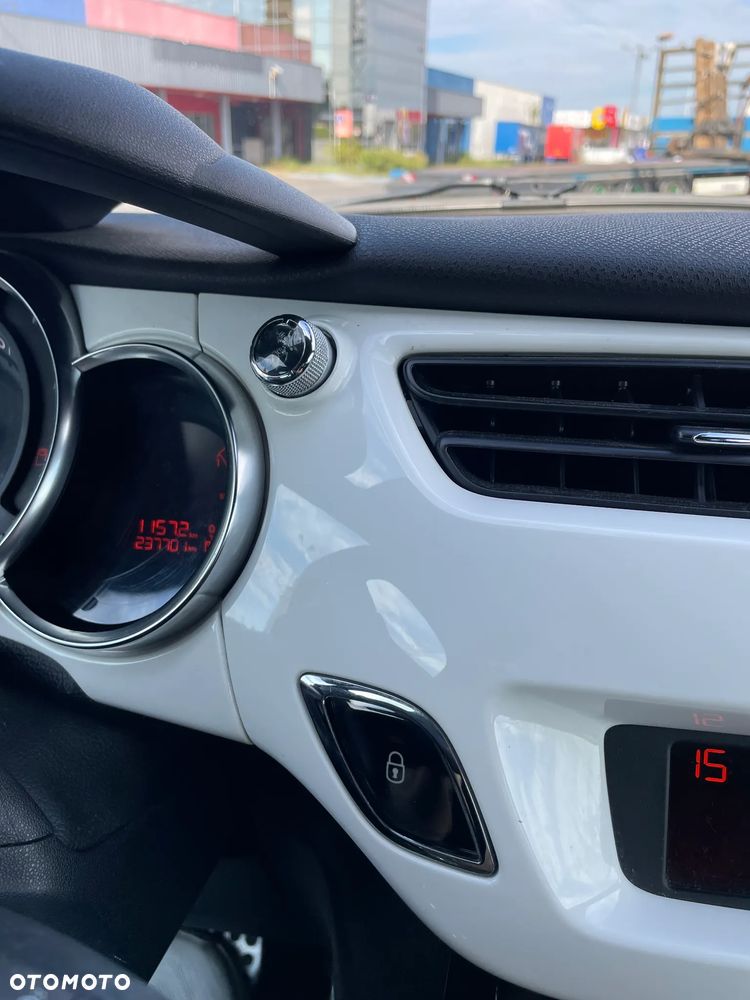 Citroën DS3 1.6 HDi SoChic - 14