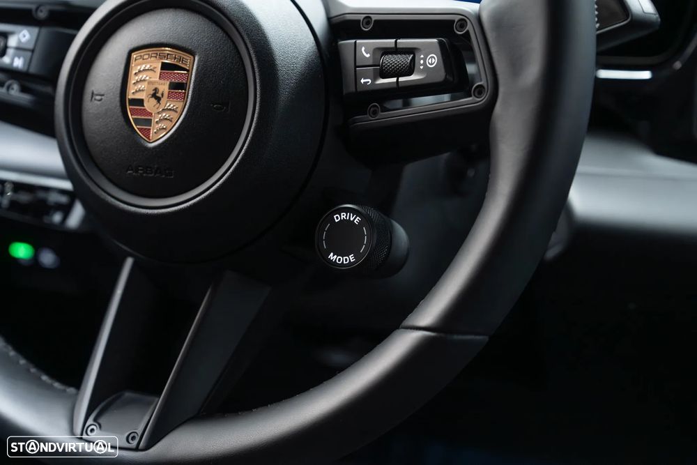 Porsche Macan Electric 4 - 23